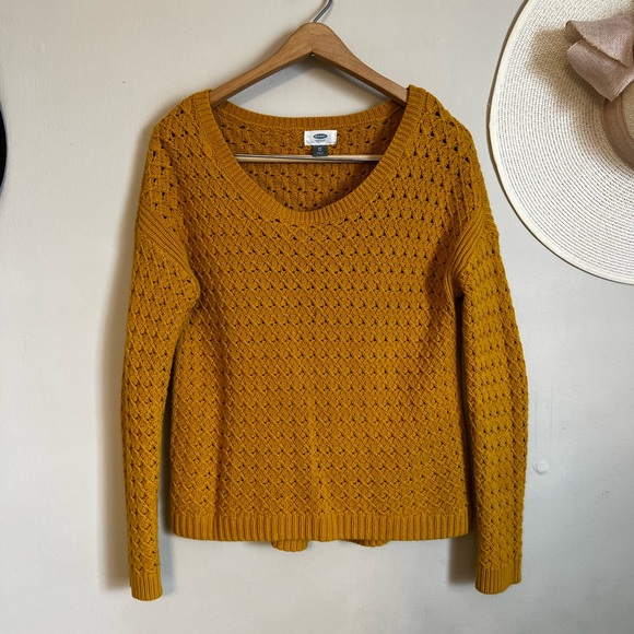 Old Navy Sweater - Picture 2 of 2